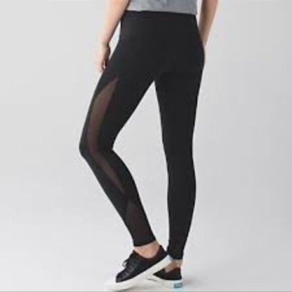 Lululemon Make a move tigth leggings size6 solid black mesh pockets high waist - Picture 13 of 14
